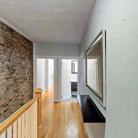 Renovated, 10 Min From The City Boston Exterior photo