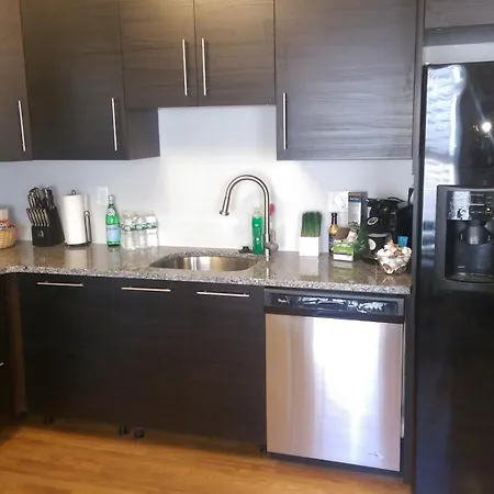 Renovated, 10 Min From The City Boston Room photo