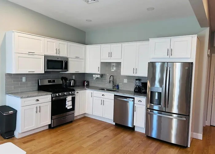 Renovated, 10 Min From The City