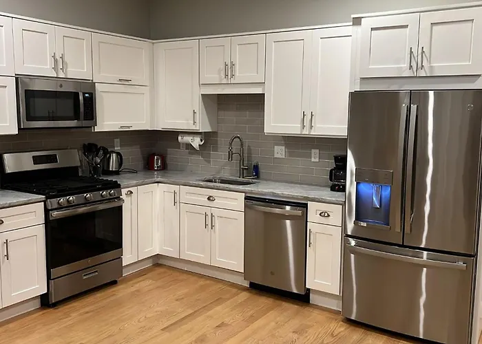 Renovated, 10 Min From The City