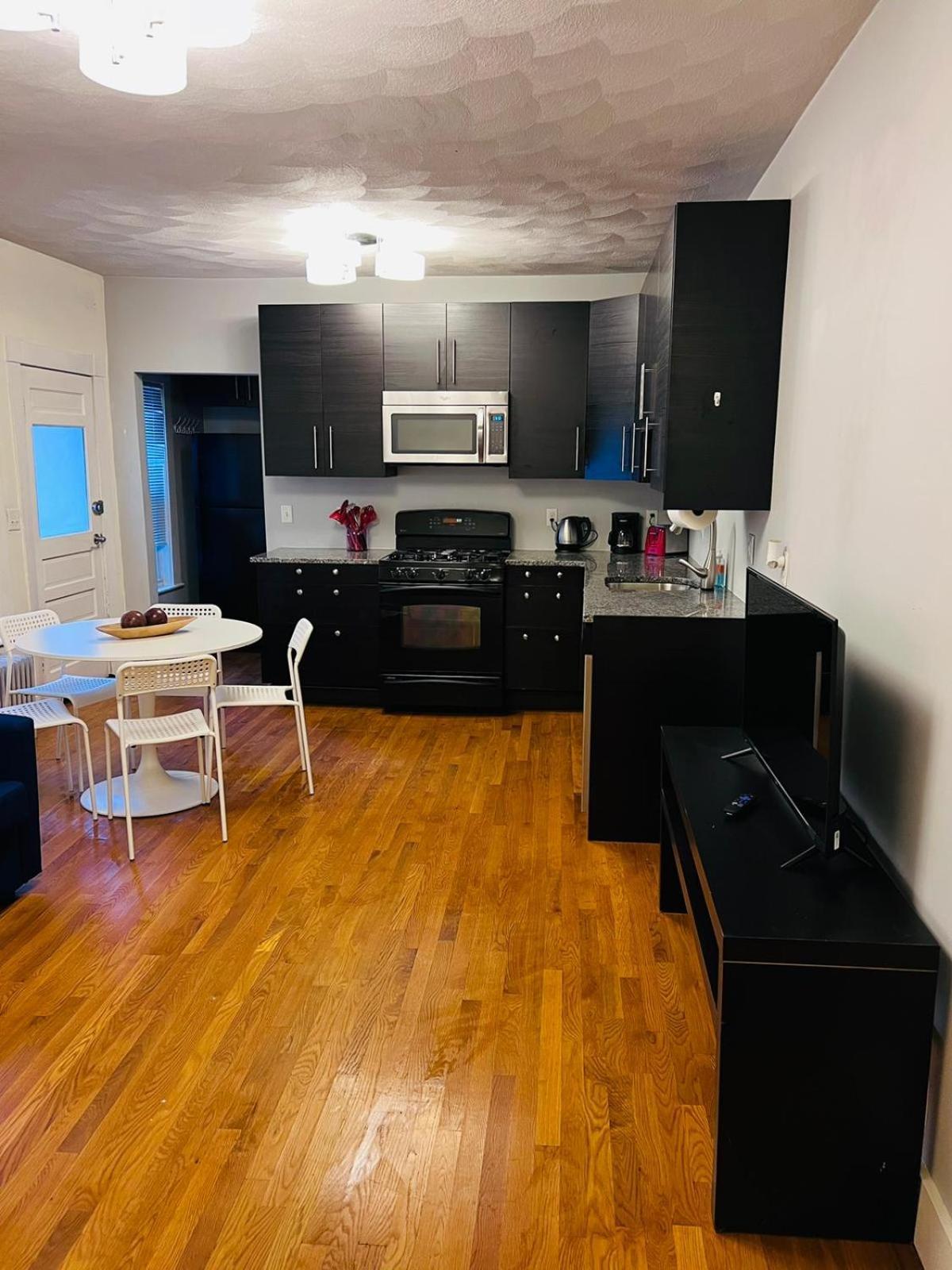 Appartement Renovated, 10 Min From The Boston